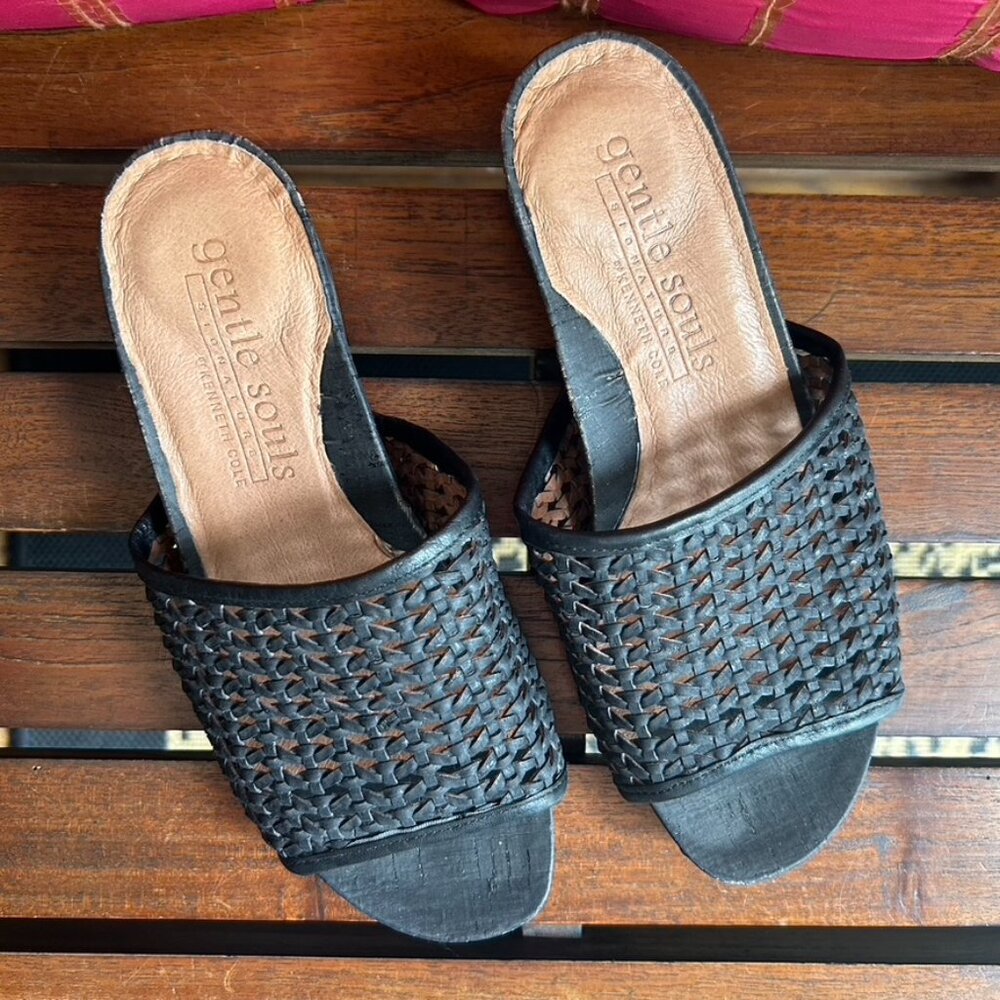 GENTLE SOULS by Kenneth Cole Womens Gisele Slide - size 7M